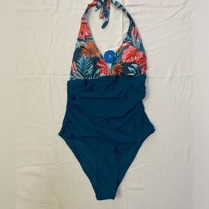 Brand new with tags Cupshe swimsuit